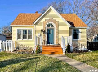 939 24th St, Moline, IL 61265