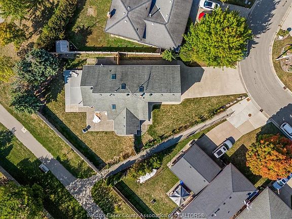 2nd image of 1467 Guildwood Cres
