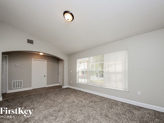 5th image of 256 Canterbury Ct