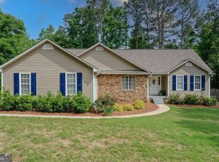 320 Country Lake Dr, McDonough, GA