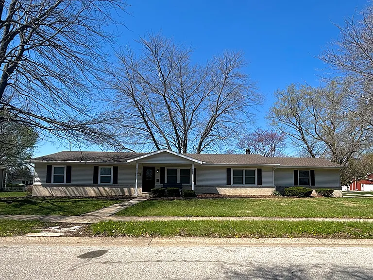 2310 Lindbergh Blvd — Photo 1
