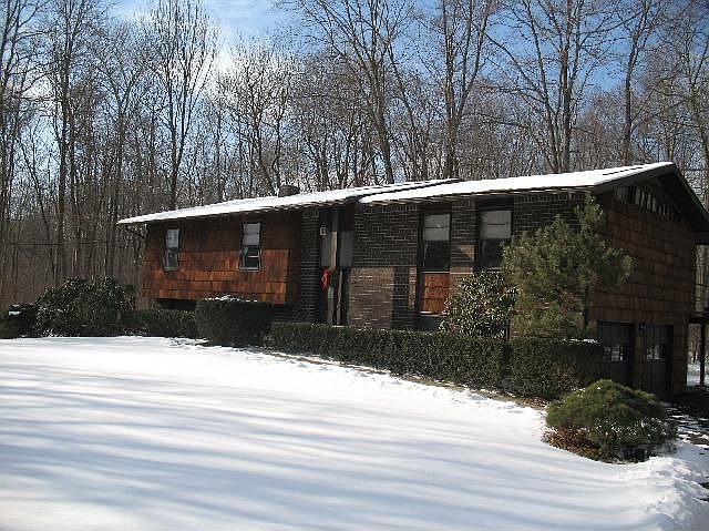 1st image of 281 Wood St