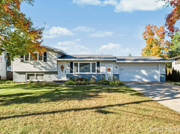 5543 Edgelawn Dr SE, Kentwood, MI 49508