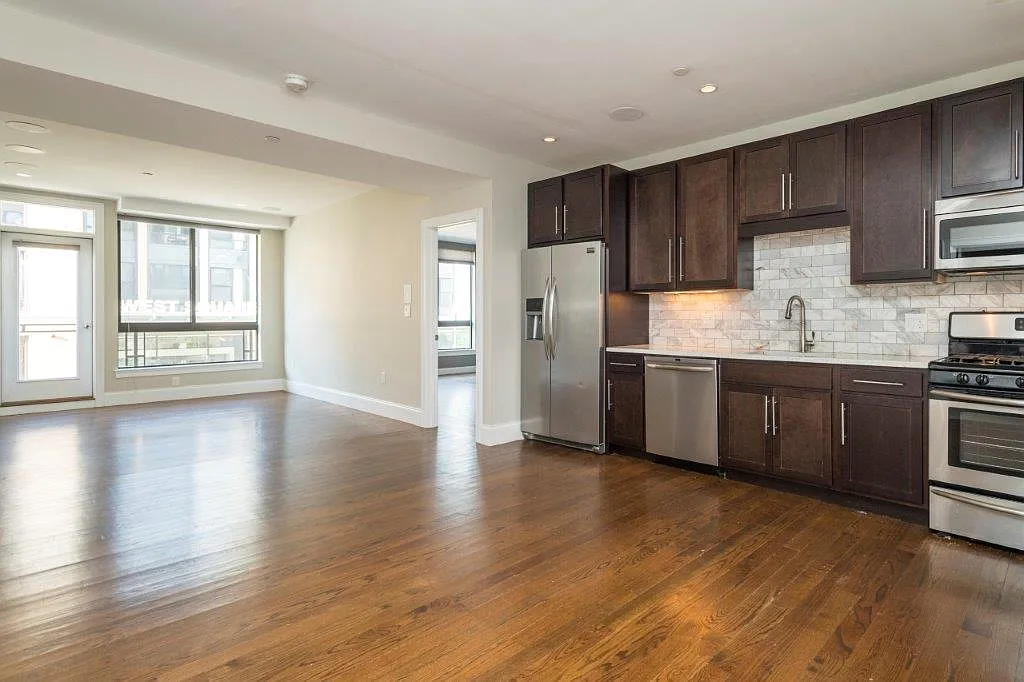 2 bed, 2.0 bath, 1065 sqft, $4,650 — Photo 1