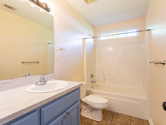 2nd image of 4512 Saddle Dr