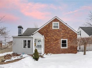 1431 Parkwood Rd, Lakewood, OH