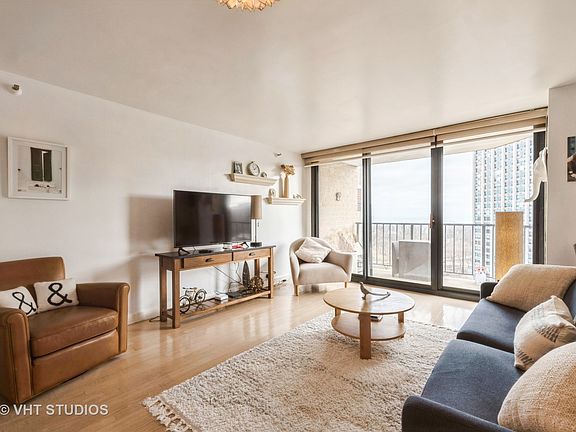 4th image of 3660 N Lake Shore Dr APT 1203