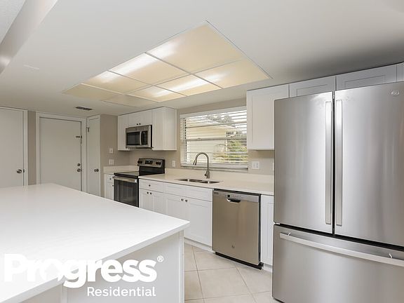 5th image of 1610 Aster Dr