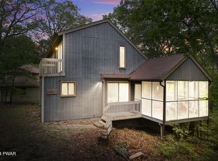 108 Price St, Bushkill, PA 18324