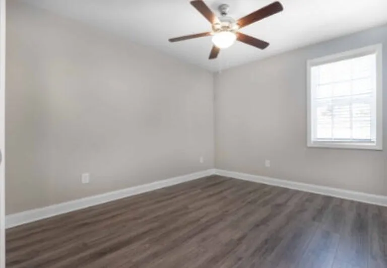 1130 W Indiana Ave — Photo 18