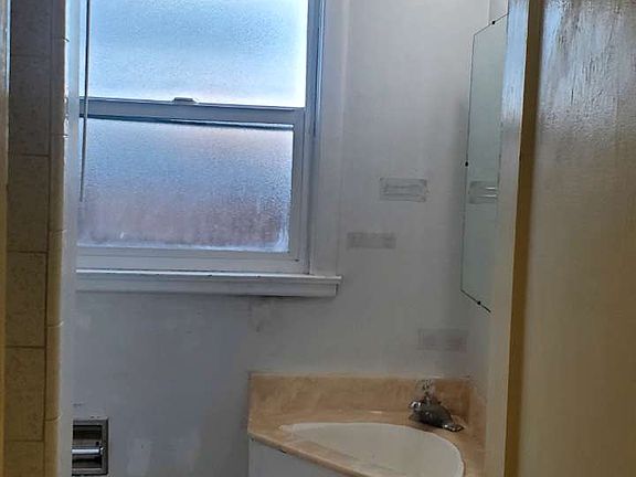 5th image of 155 Boston Ave #A