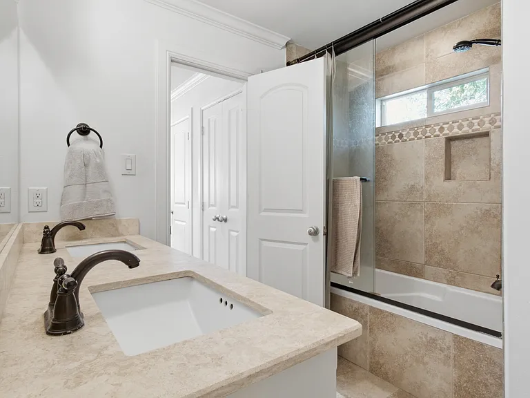 6131 Oram St #5 — Photo 9