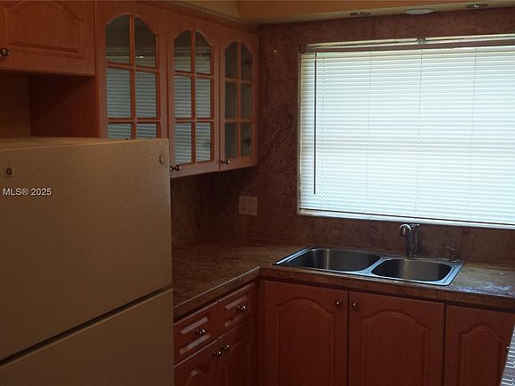 4th image of 1687 NE 142nd St