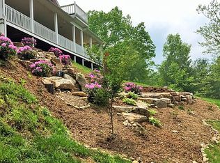 201 Valle Dr, Burnsville, NC 28714