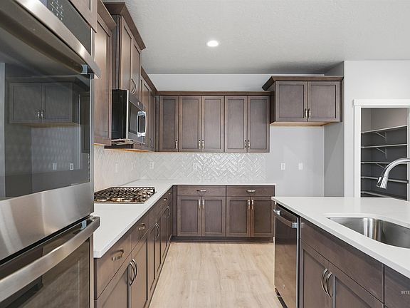 4th image of 5702 W Ladle Rapids St