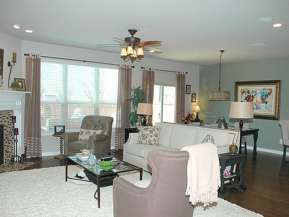 4th image of 2253 Salado Dr