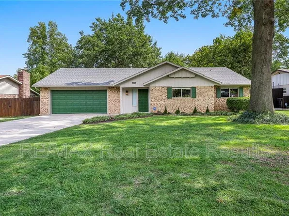 1607 Greenbriar St, Springdale, AR 72762