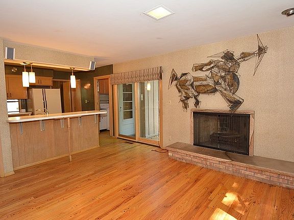 Family Room w/ NFP