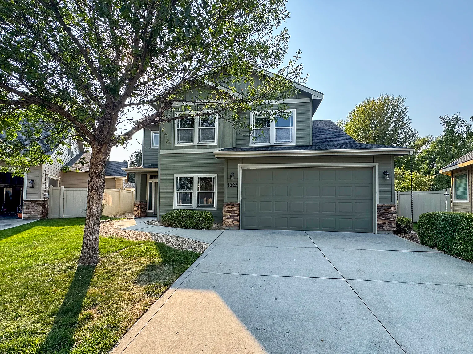 3 bed, 2036 sqft, $2,850 — Photo 2