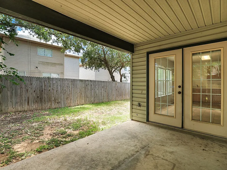 10106 Amber Flora Dr — Photo 21