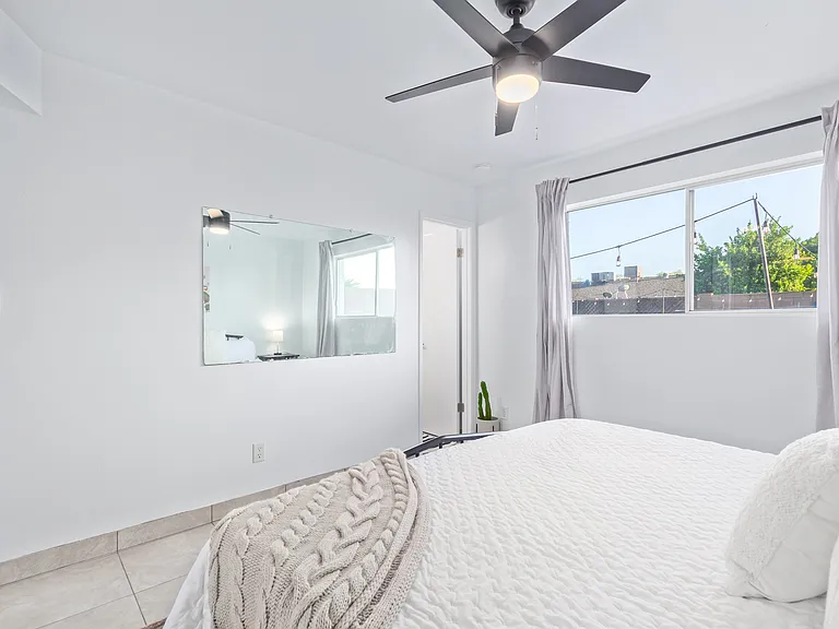 1845 E Julie Dr — Photo 33