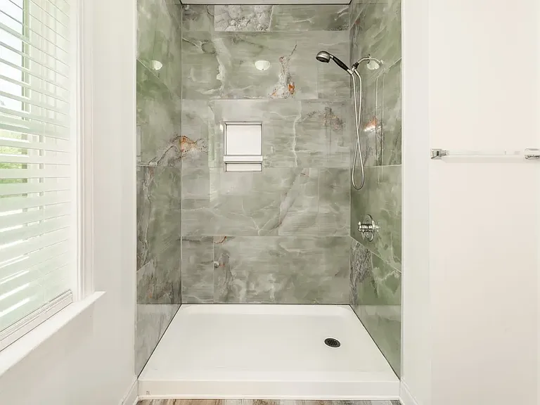 111 Vintage Vale Rd — Photo 16