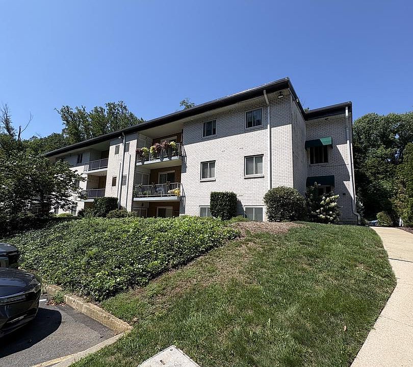 1st image of 7 Rockford Rd APT J027