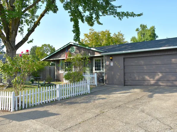 4749 Royal Ave, Eugene, OR 97402