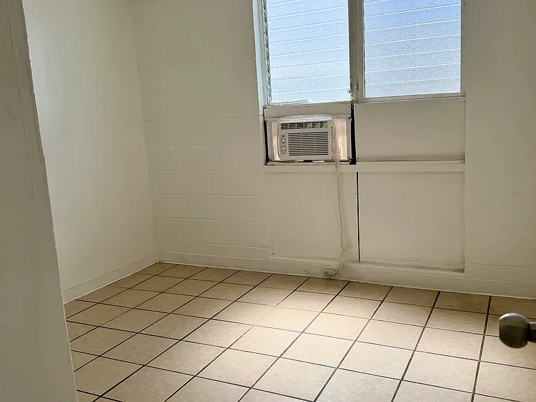 1096 S Beretania St #206 — Photo 2