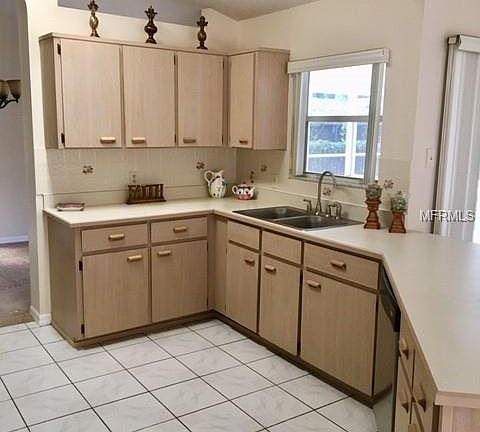 4th image of 824 Bright Meadow Dr