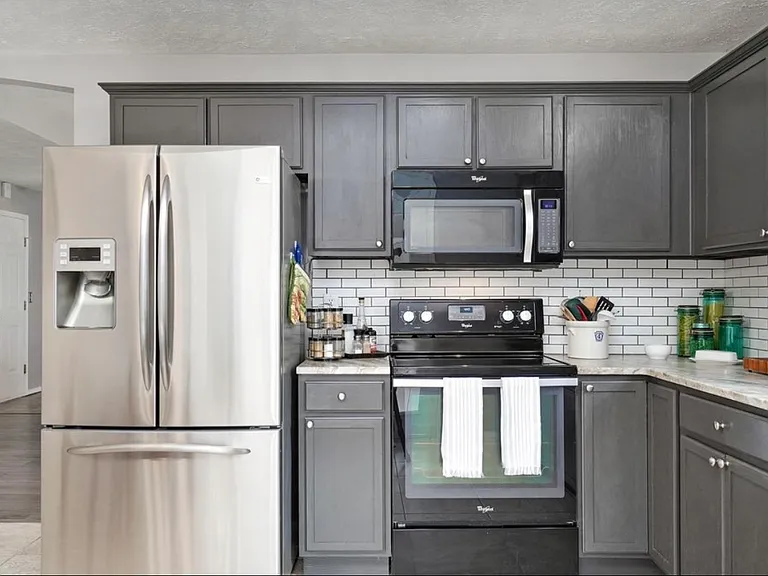 2540 W Delmar St — Photo 11