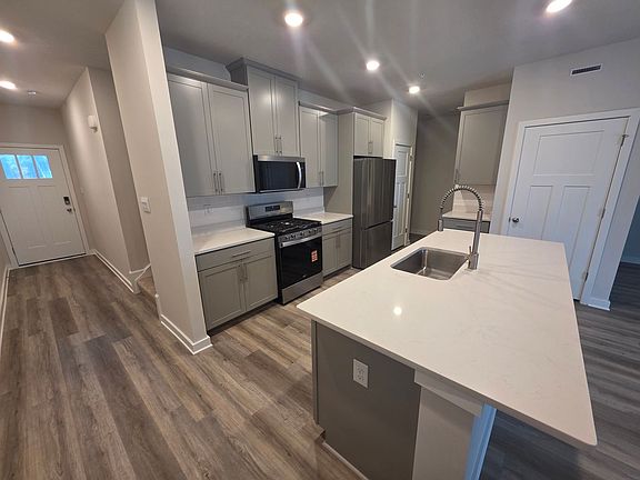 4th image of 128 River Ridge Dr