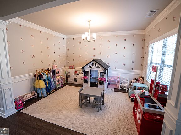 4th image of 9849 Elderberry Pointe