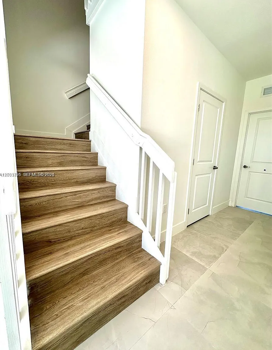 4 bed, 2000 sqft, $3,250 — Photo 4