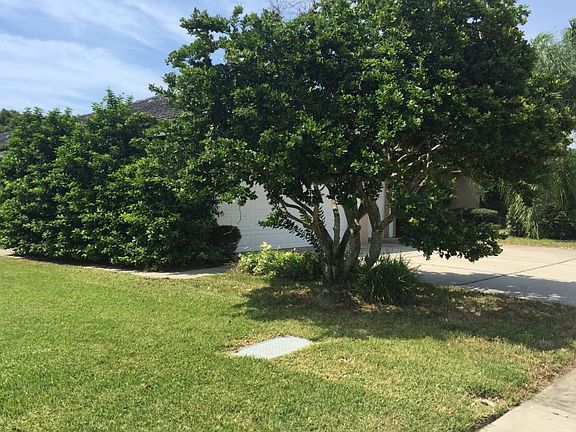 3rd image of 206 Old Oak Cir