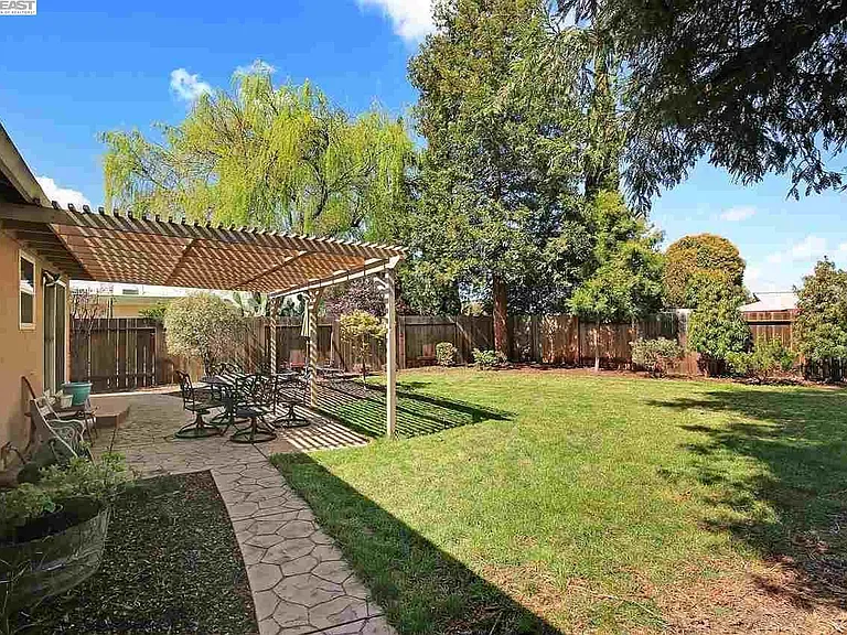 1234 Heather Ln — Photo 18