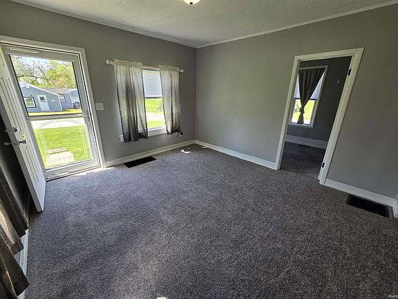 3rd image of 225 Railroad St