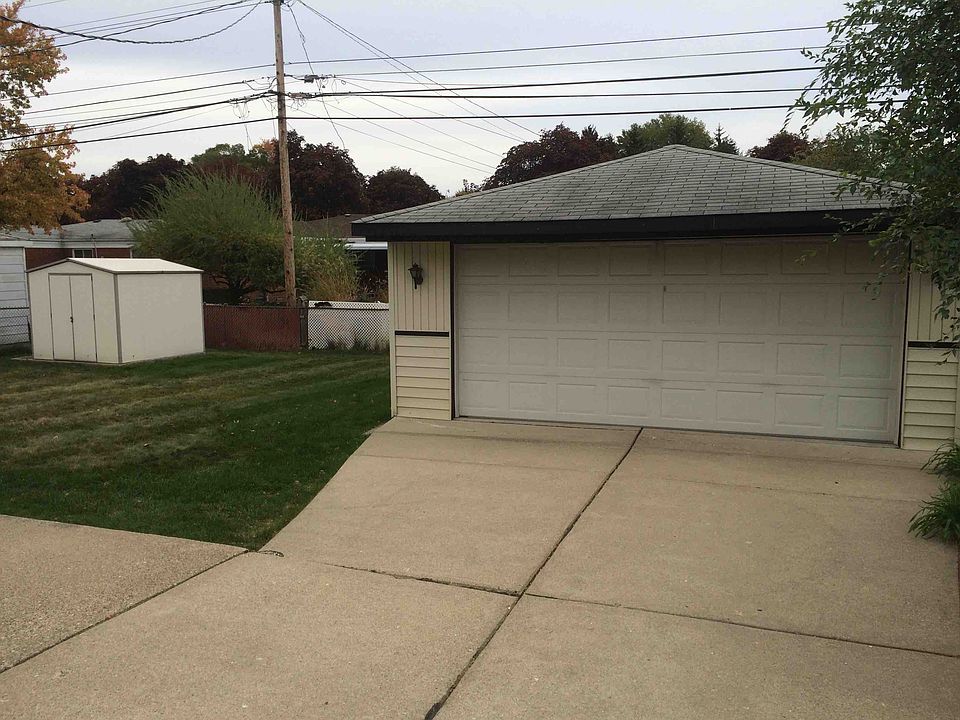2nd image of 27430 Liberty Dr