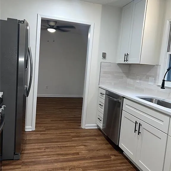 300 E Burns Ct SE #D — Photo 17