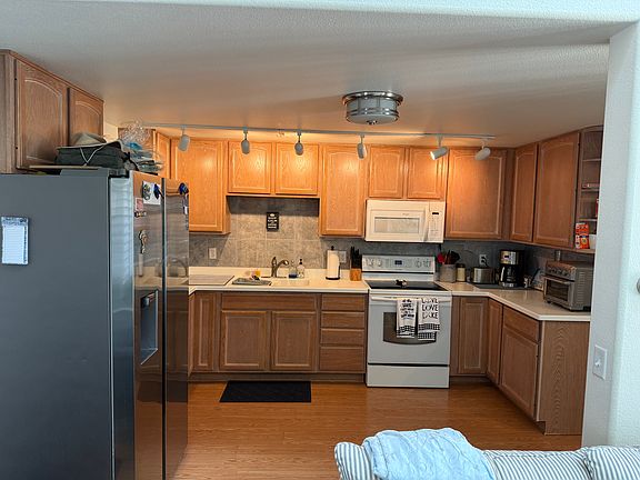 3rd image of 635 Avenue H #2