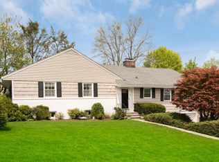 29 Upland St W, Greenwich, CT 06831