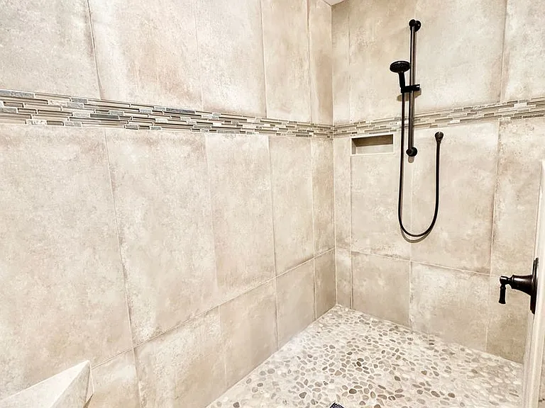 1732 Woodbrook Ln — Photo 32