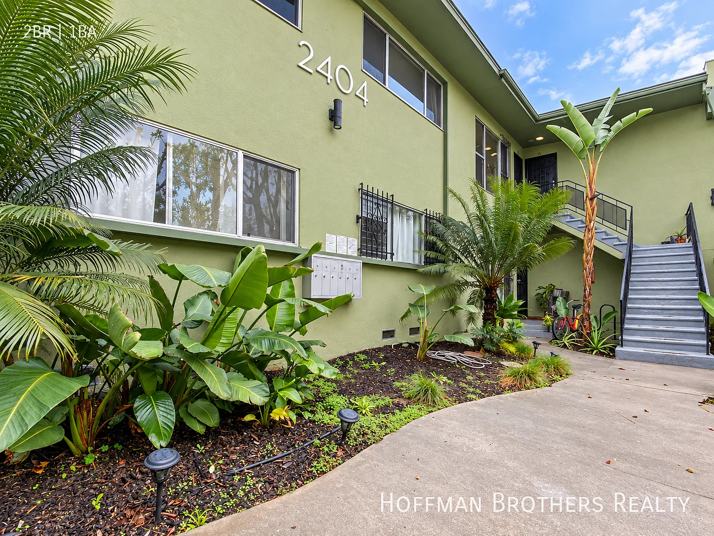 Renovated West Adams Apartment with Parking & Updated Kitchen — Photo 3