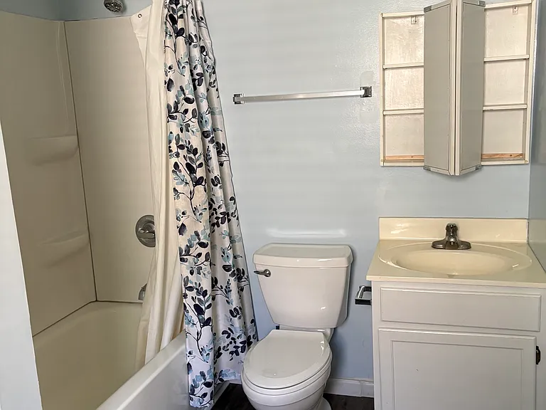 3536 Thornhill Cir W — Photo 6