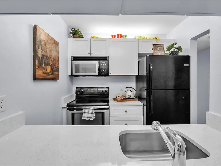 1799 N Highland Ave #22 — Photo 6