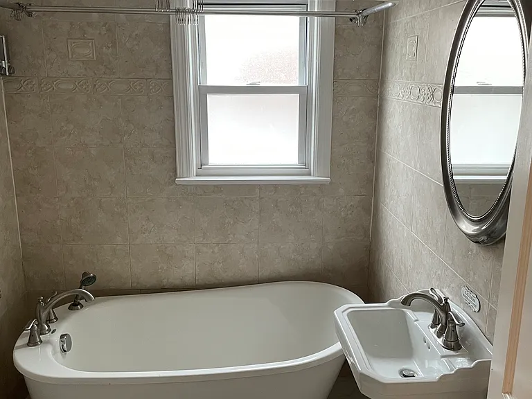 302 Oakford St — Photo 3
