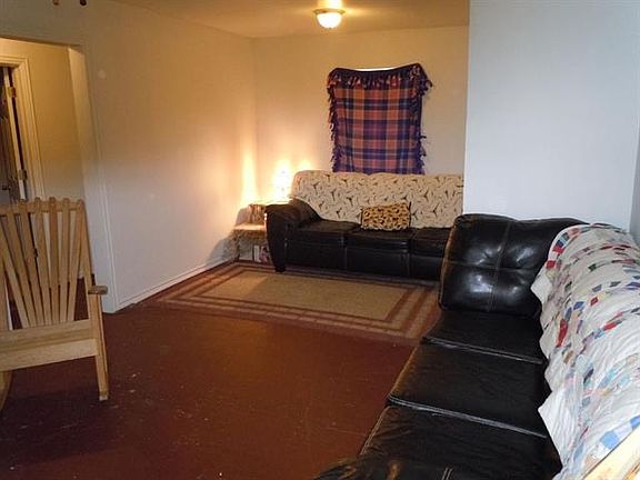 3rd image of 433 Bennie Ln
