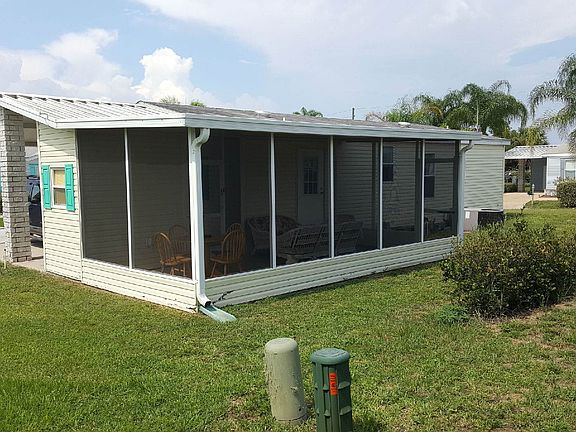 screened lanai in back