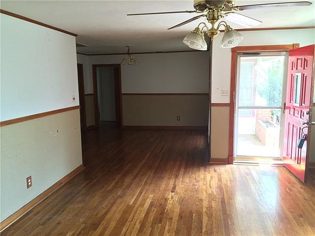 1st image of 1865 Jeanette St