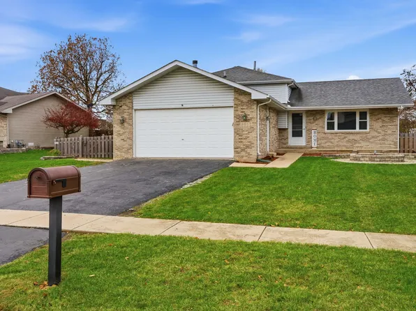 805 Cougar Ln, Oswego, IL 60543